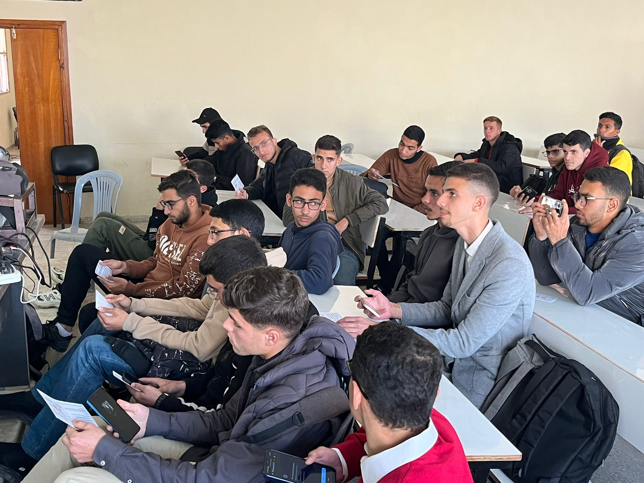 مقتطفات من لقائنا التعريفي بالطلبة في مدينة غزة - صورة 5